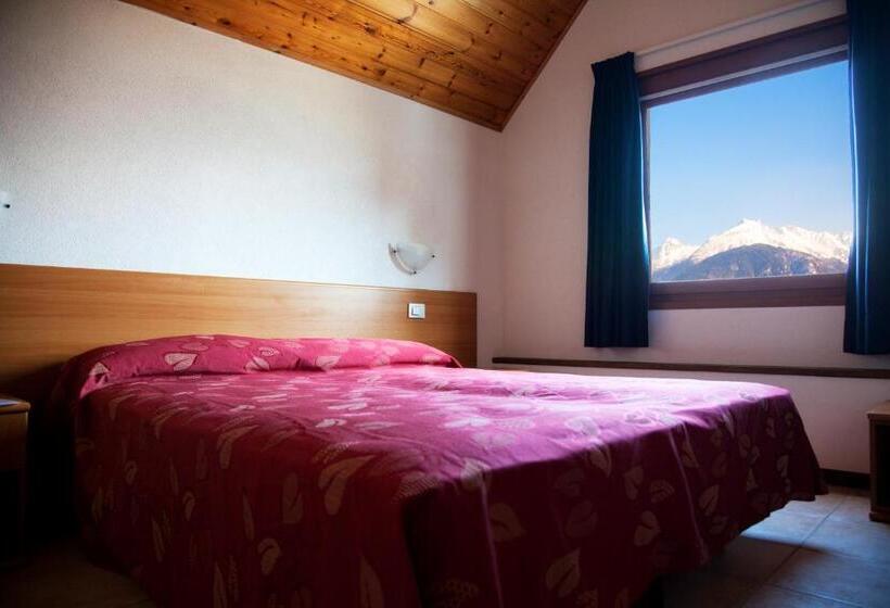 غرفة قياسية مطلة على الجبل, Ristorante La Rosa