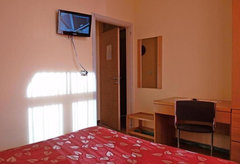 غرفة قياسية فردية, Ristorante La Rosa