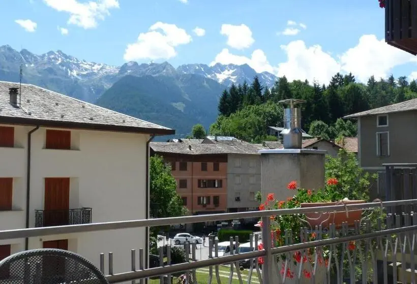 山の見えるテラス付きスタンダードルーム, Ristorante La Rosa