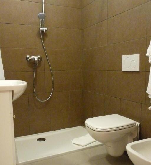 غرفة قياسية رباعية, Ristorante La Rosa