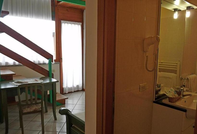 غرفة إقتصادية ثلاثية, Ristorante La Rosa