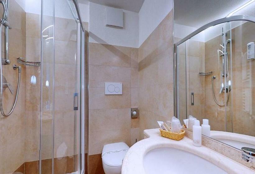 غرفة قياسية فردية, Madonna Delle Nevi