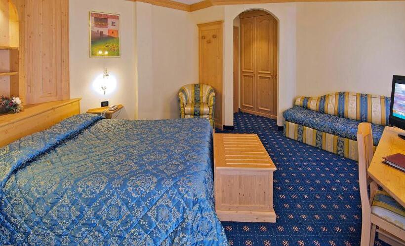 غرفة عائلية, Madonna Delle Nevi