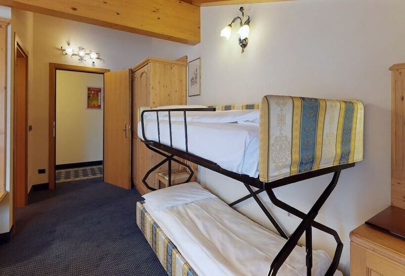 غرفة عائلية, Madonna Delle Nevi