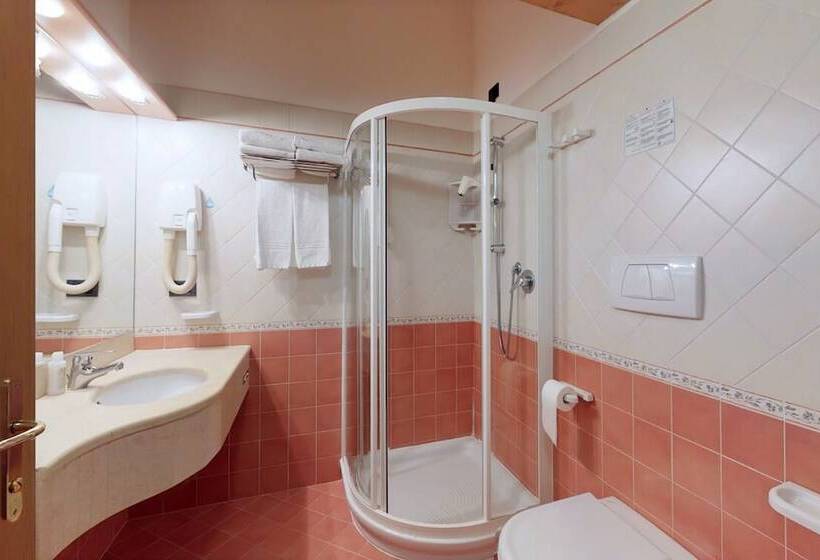 غرفة عائلية, Madonna Delle Nevi