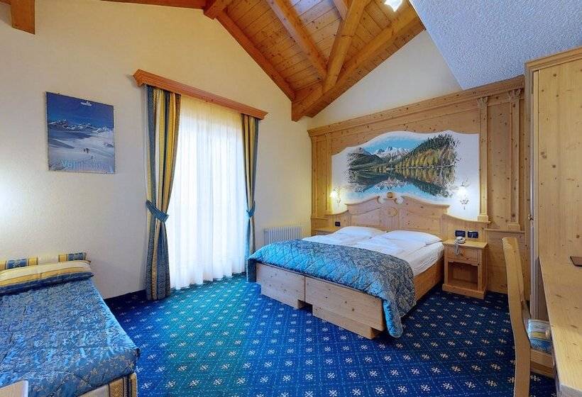 غرفة عائلية, Madonna Delle Nevi