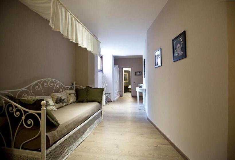 חדר סטנדרט לארבעה, Tiro A Volo