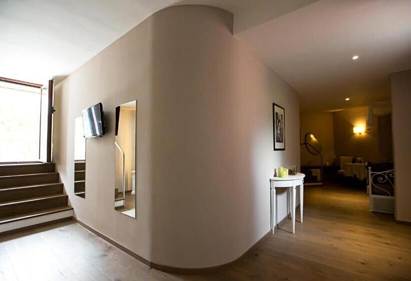 חדר סטנדרט לארבעה, Tiro A Volo