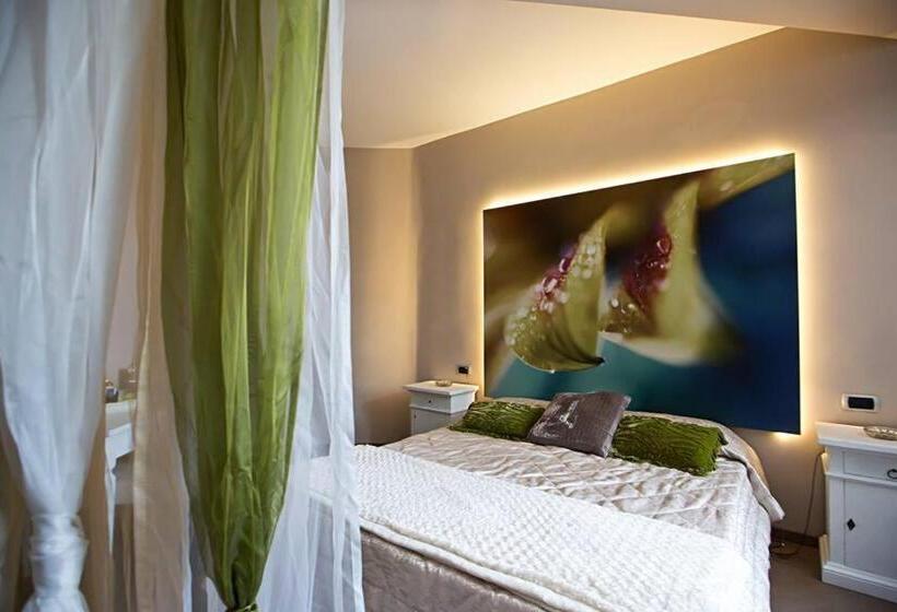 חדר סטנדרט לארבעה, Tiro A Volo