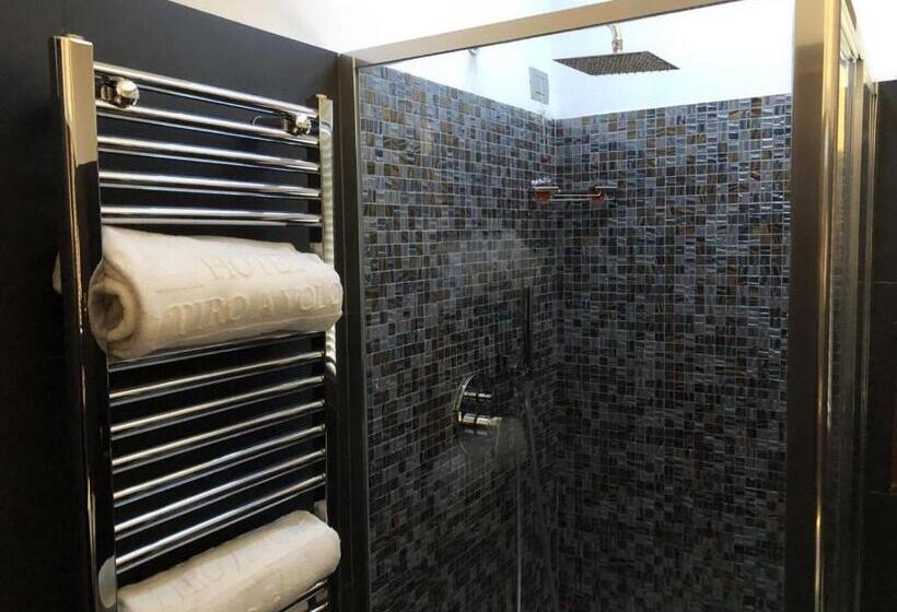 חדר דחוקס עם מיטת קינג, Tiro A Volo