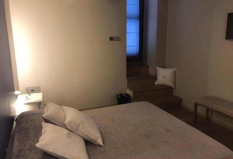 חדר דחוקס עם מיטת קינג, Tiro A Volo