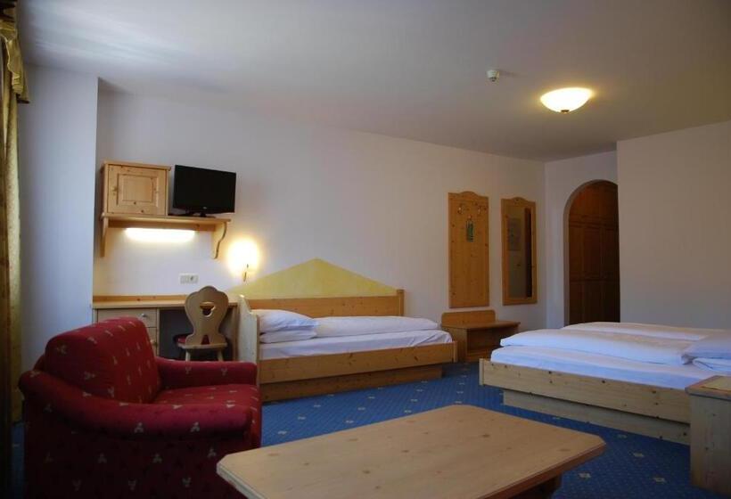 חדר סטנדרט לשלושה, Urthaler