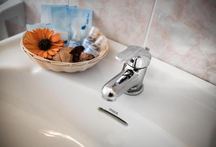 غرفة كلاسيكية ثلاثية, Vallechiara