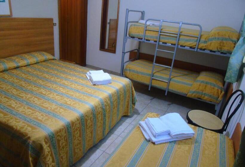 غرفة إقتصادية رباعية, Zeus Lido Di Classe Room Only