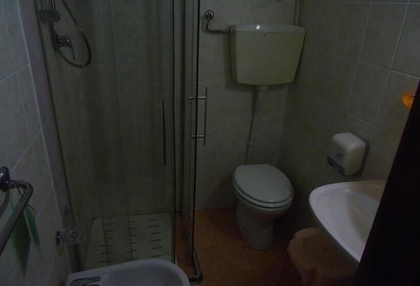 Трежместный Номер Economy, Zeus Lido Di Classe Room Only