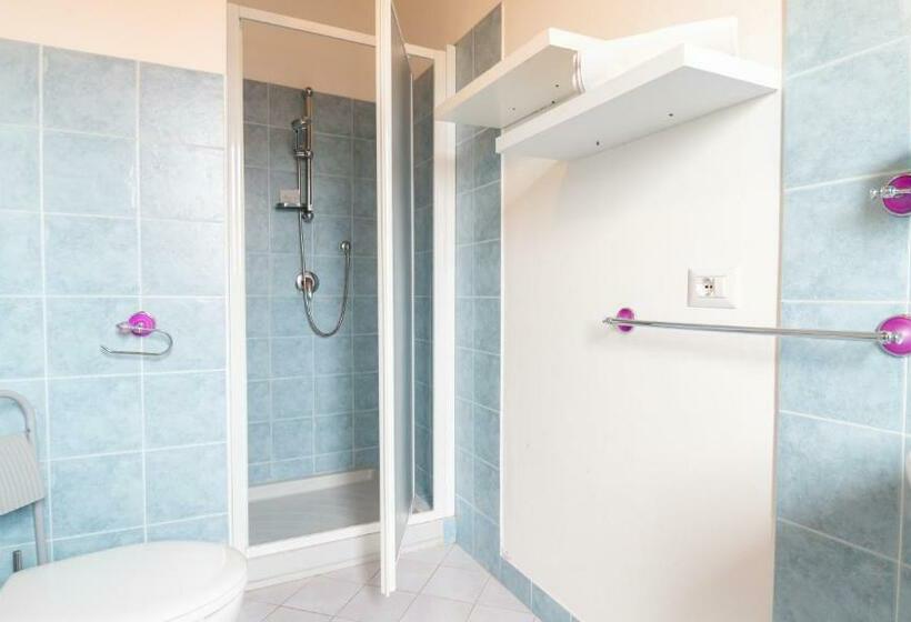 غرفة قياسية مطلّة علي حمام السباحة, Spapparra B&b