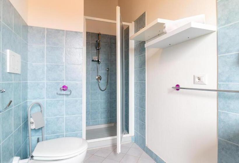 غرفة قياسية مطلّة علي حمام السباحة, Spapparra B&b