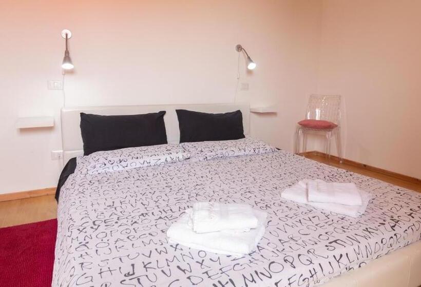 غرفة قياسية مطلّة علي حمام السباحة, Spapparra B&b