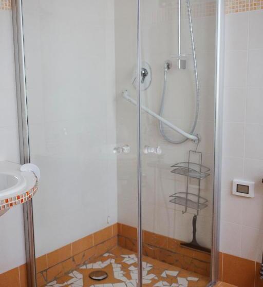 חדר סטנדרט לארבעה, B&b Timeout