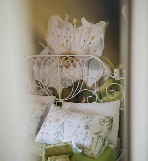 Classic room with balcony, B&b Timeout