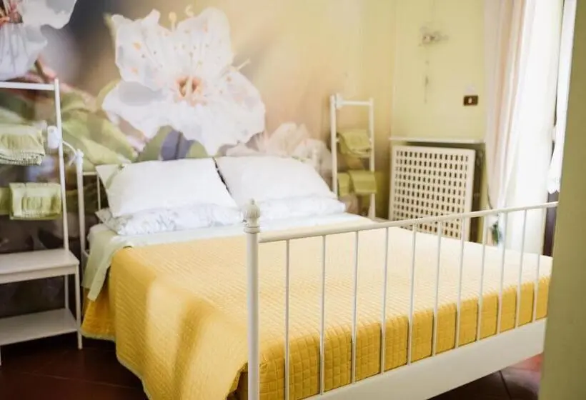 Classic room with balcony, B&b Timeout