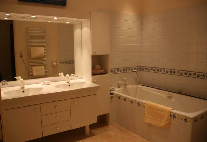 סוויטה משפחתית, Château De Brissac