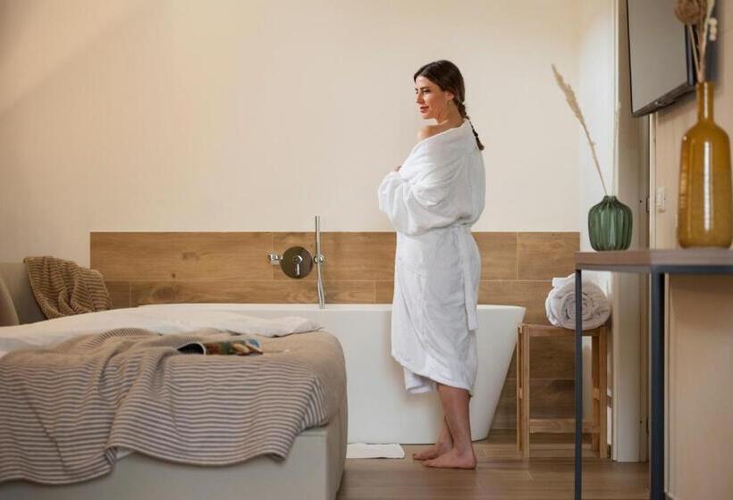 جناح, Botrona B&b