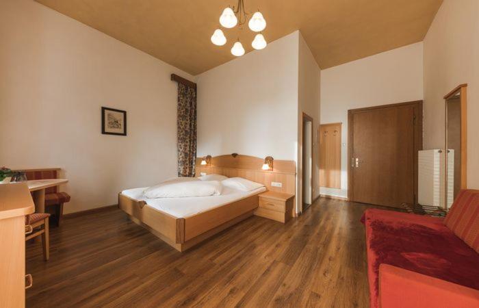 标准间带露台, Angelica