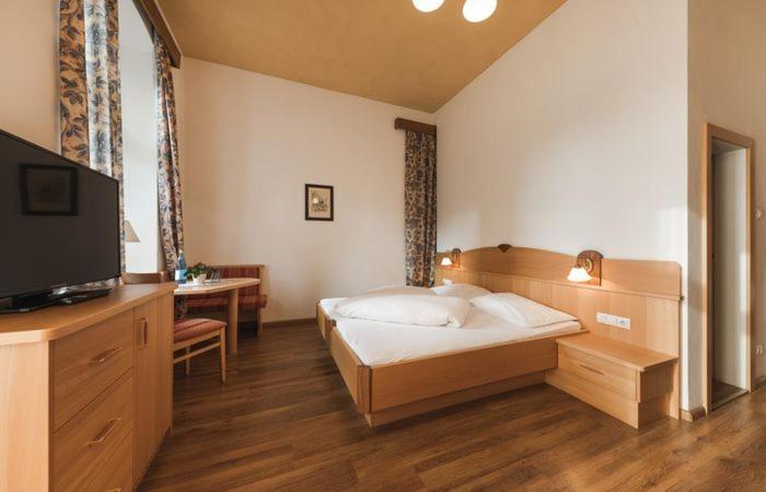 标准间带露台, Angelica