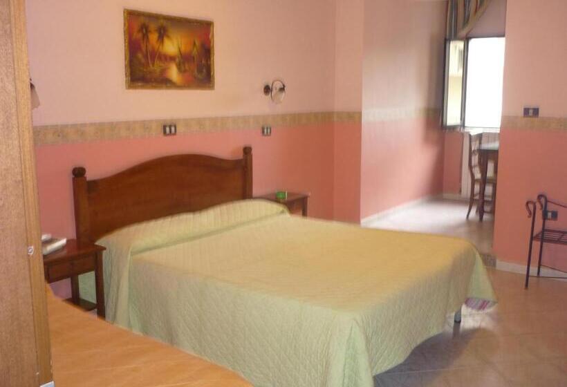 חדר סטנדרט לשלושה, Caribe