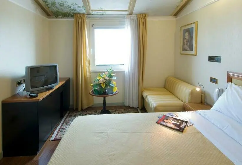 Habitació Estàndard, Della Porta