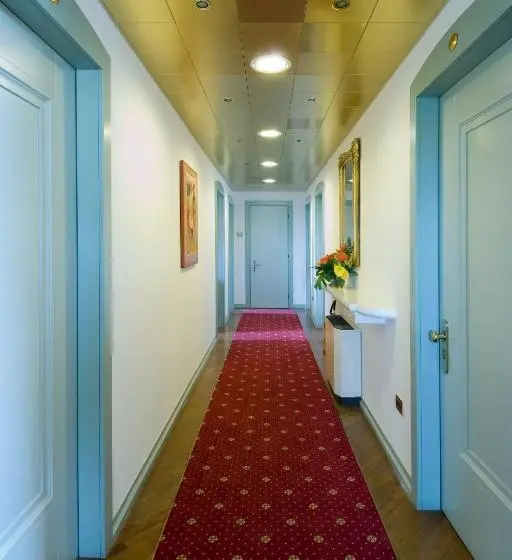Habitació Triple Estàndard, Della Porta
