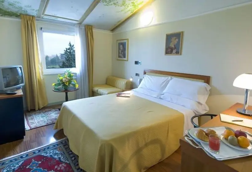 Habitació Triple Estàndard, Della Porta