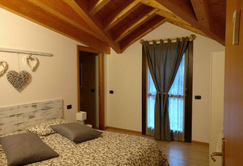 غرفة قياسية مزوَّدة بشُرفة, Garnì Al Laghet