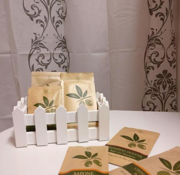 غرفة قياسية مزوَّدة بشُرفة, Garnì Al Laghet