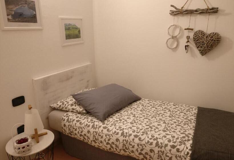 ‫غرفة فردية مزودة بتراس, Garnì Al Laghet