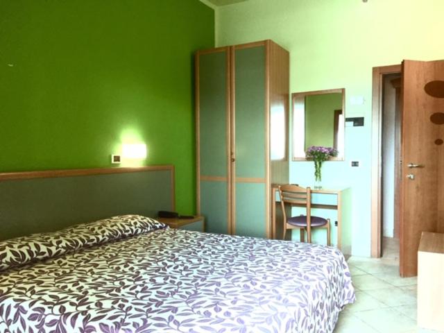 غرفة قياسية ثلاثية, La Rosa Dei Venti