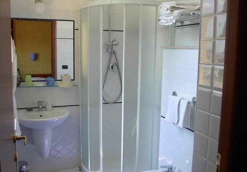 スタンダードトリプルルーム, Nazionale