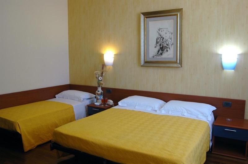 スタンダードトリプルルーム, Nazionale