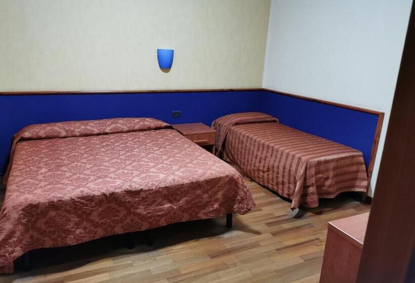 スタンダードトリプルルーム, Nazionale