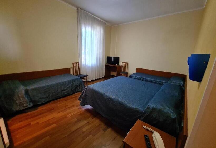 スタンダード4人部屋, Nazionale