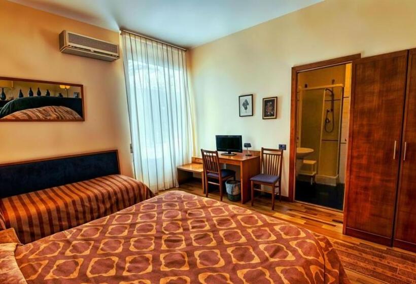 スタンダードトリプルルーム, Nazionale