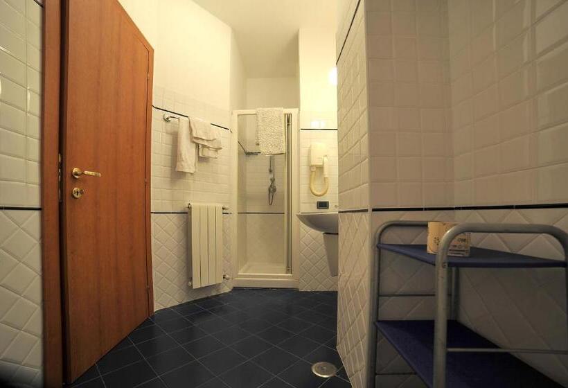 スタンダード4人部屋, Nazionale