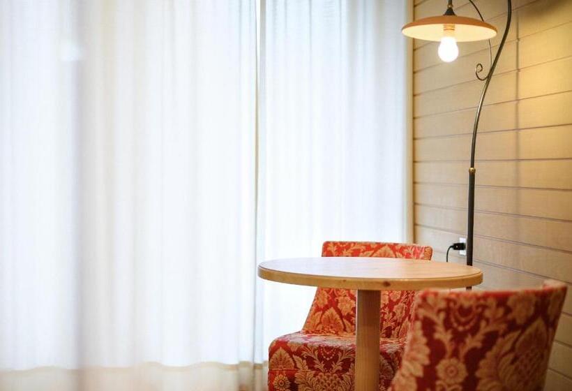 스탠다드 발코니 룸, Ronce