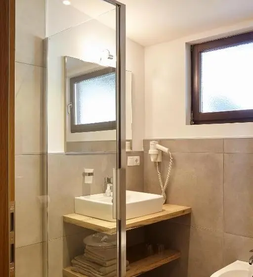 Comfort Kolmen Hengen Huone, Sonnenheim