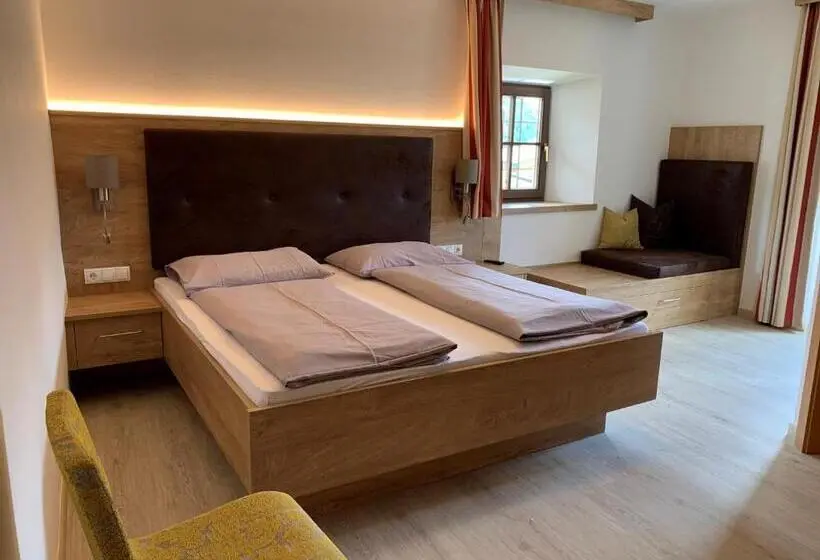 Comfort Kolmen Hengen Huone, Sonnenheim