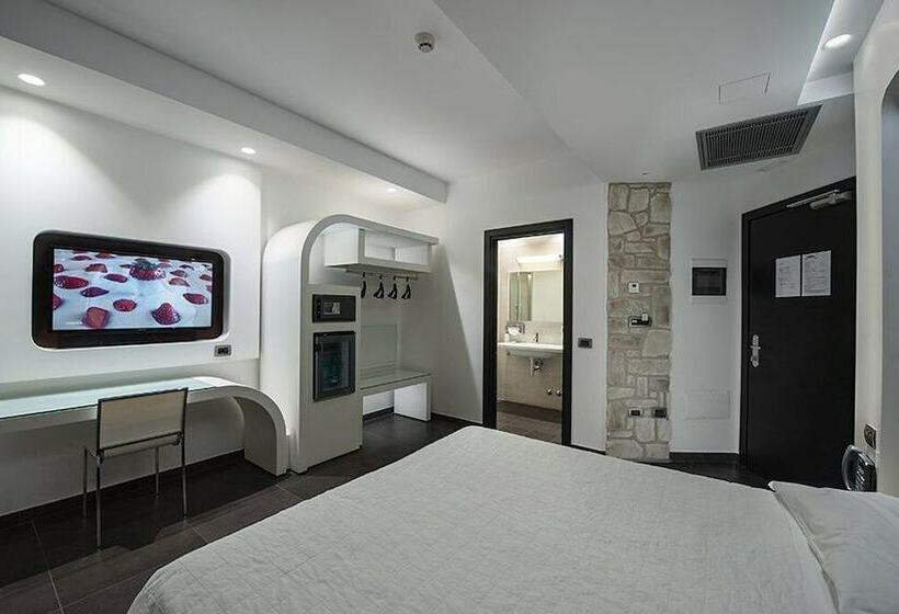 חדר סטנדרט, Testani Frosinone