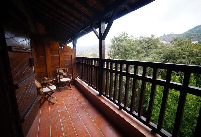 주니어 스위트, The Mill