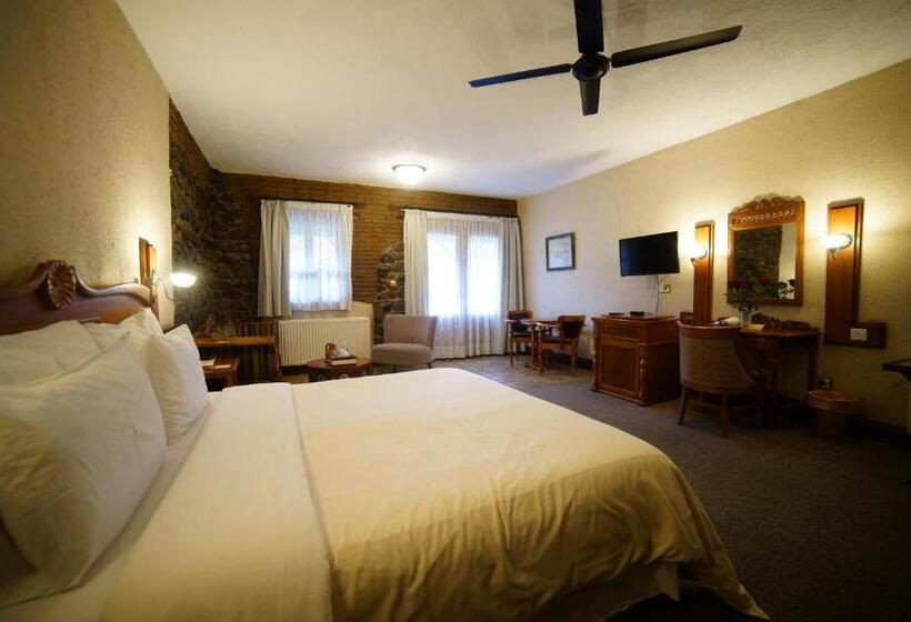 주니어 스위트, The Mill