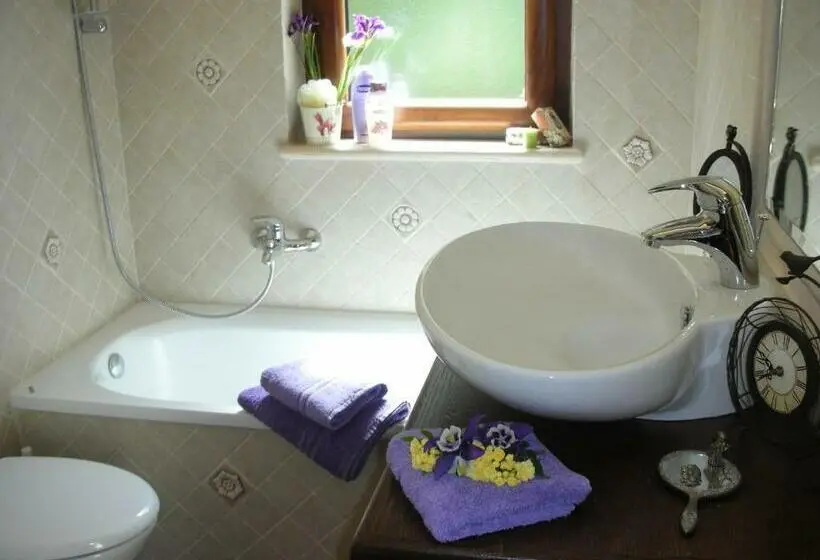 Perhehuone, B&b Casacapraia